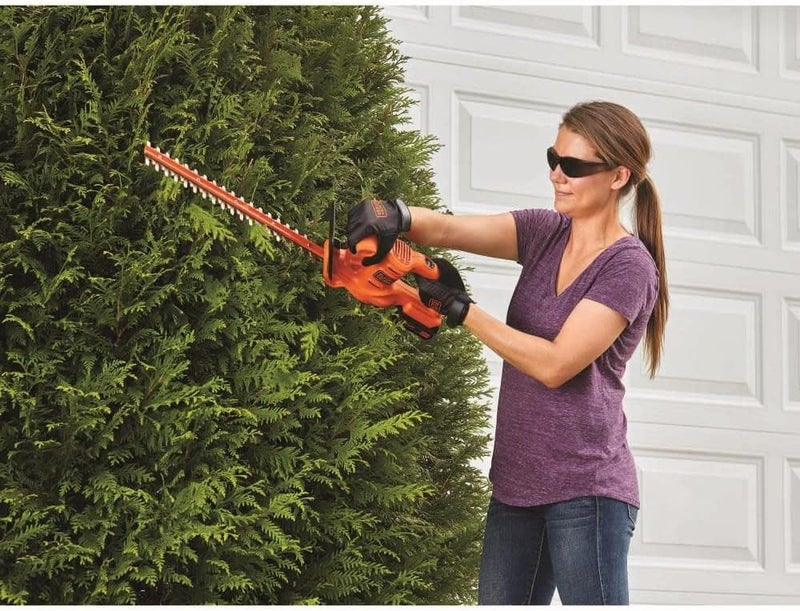 BLACK+DECKER 20V MAX Hedge Trimmer, Cordless, 18 inch Blade, Reduced Vibration, Battery and Charger Included (LHT218C1) - Image 4